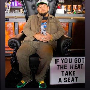 Meet your Posher, Jamesy